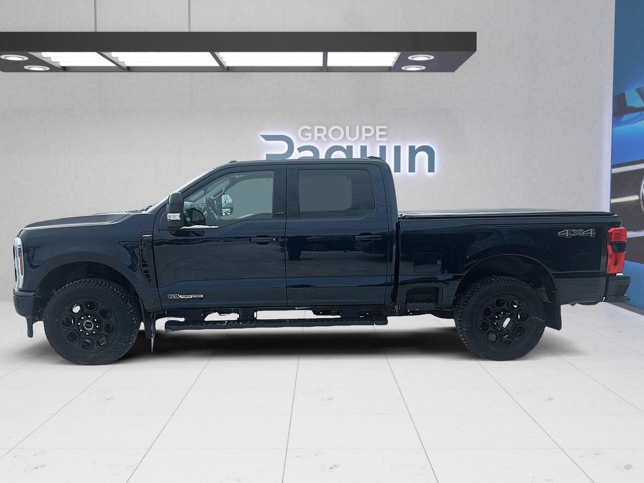 Ford Super Duty F-250 SRW 2025 Bleu antimatière métallisé Rouyn-Noranda - photo #4