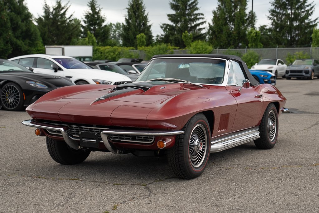 Chevrolet Corvette 1967 Rouge Montréal - photo #0