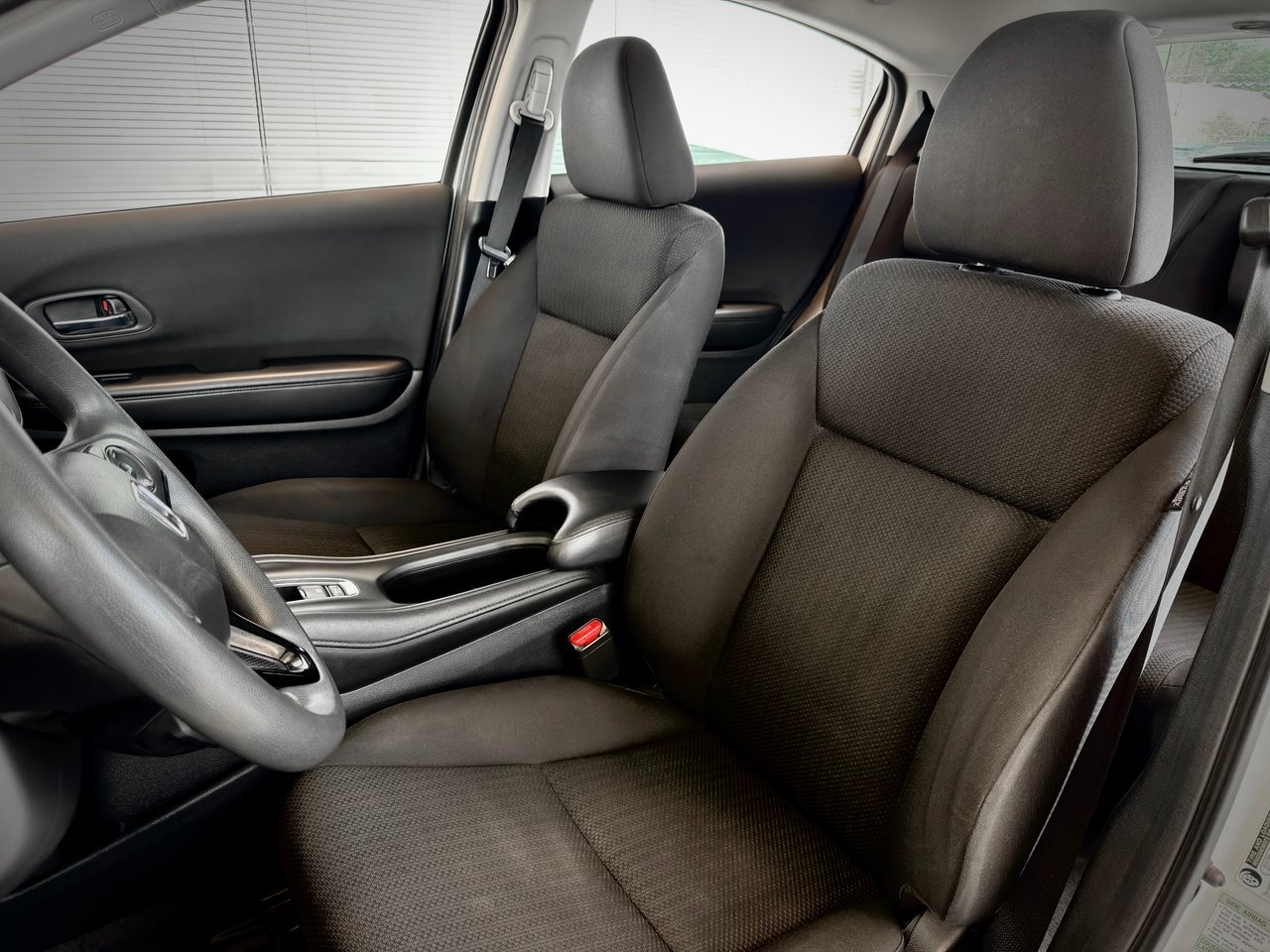 2016 Honda HR-V Notre-Dame-des-Prairies - photo #13