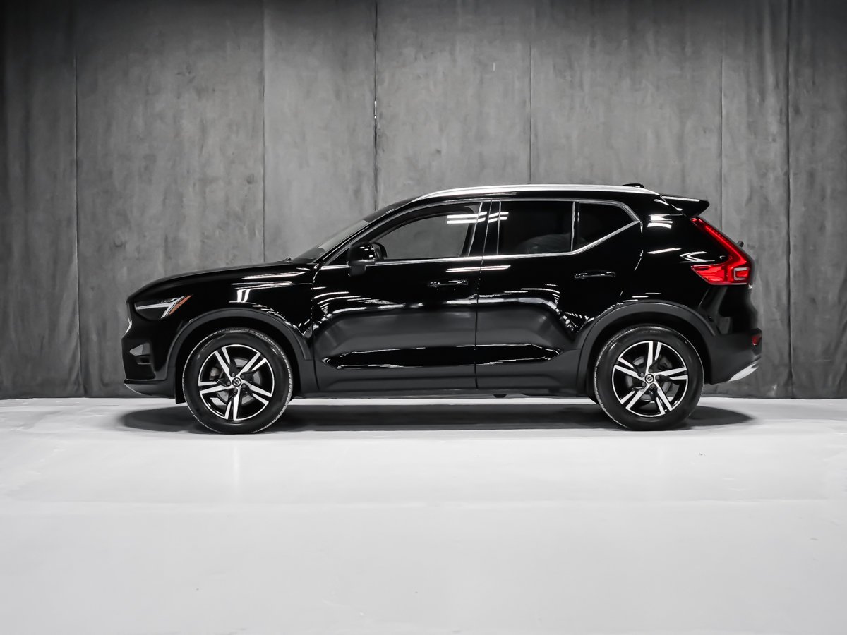 Volvo XC40 B5 PLUS DARK 2023 Noir Montréal - photo #2