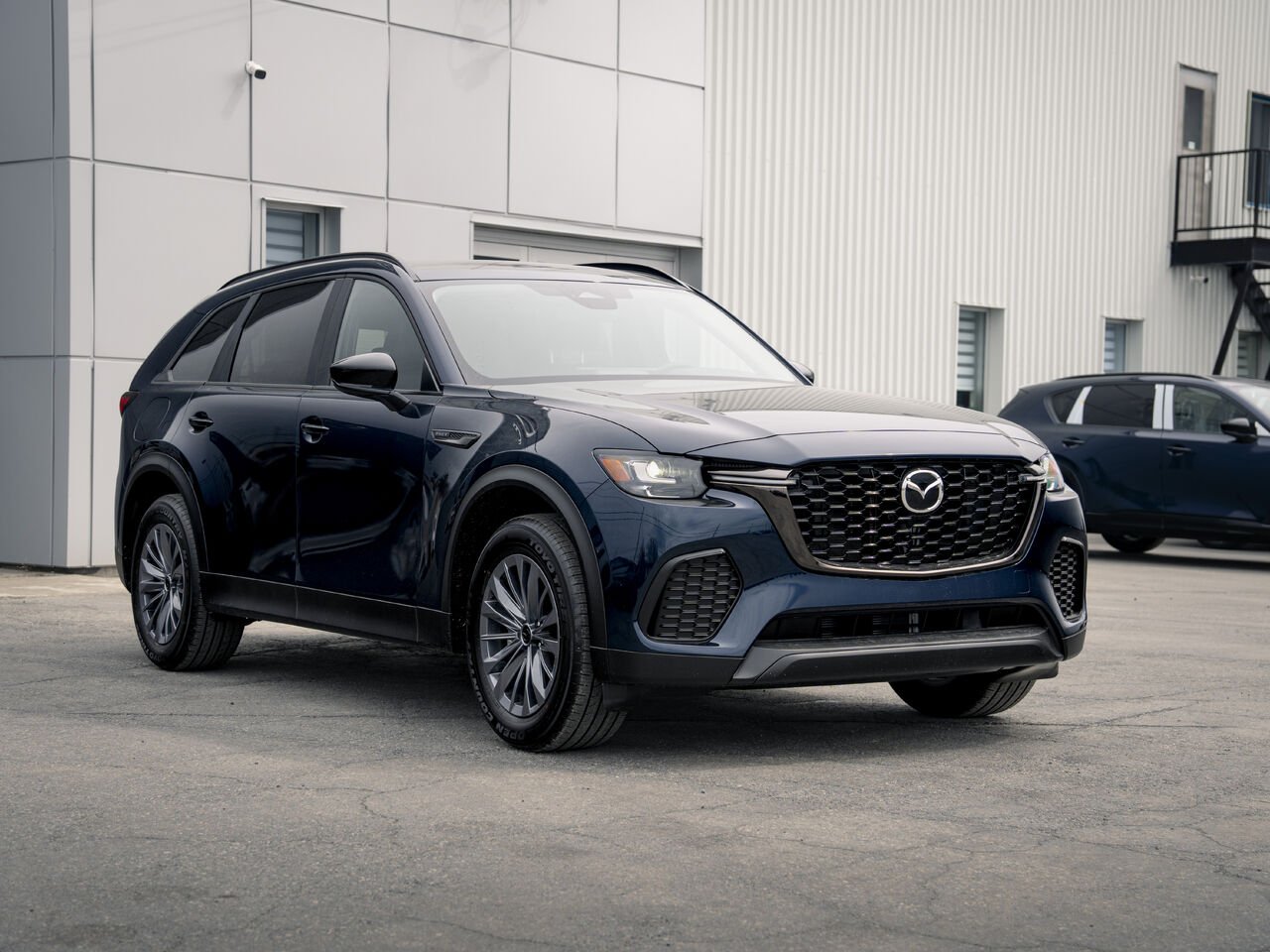2026 MAZDA CX-70 PHEV Deep Crystal Blue Mica Val-d'Or - photo #1