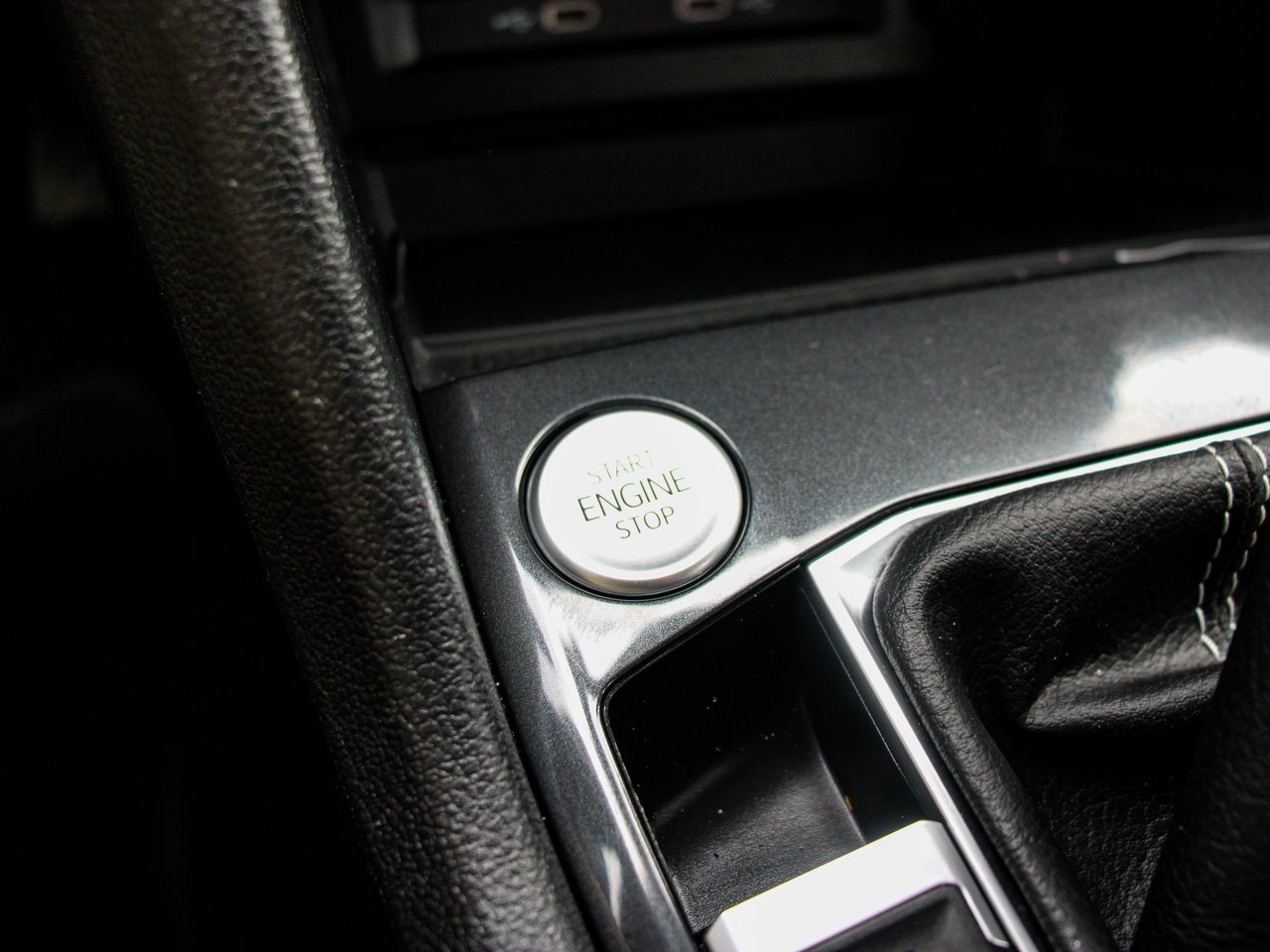 2024 Volkswagen Tiguan Comfortline 4MOTION Blue Sherwood Park - photo #21