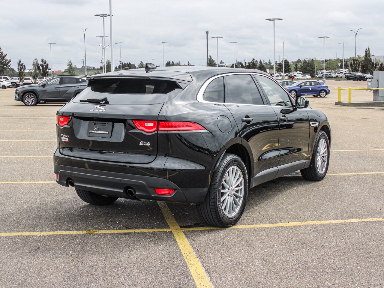 2020 Jaguar F-PACE 25t AWD Premium Black Sherwood Park - photo #8