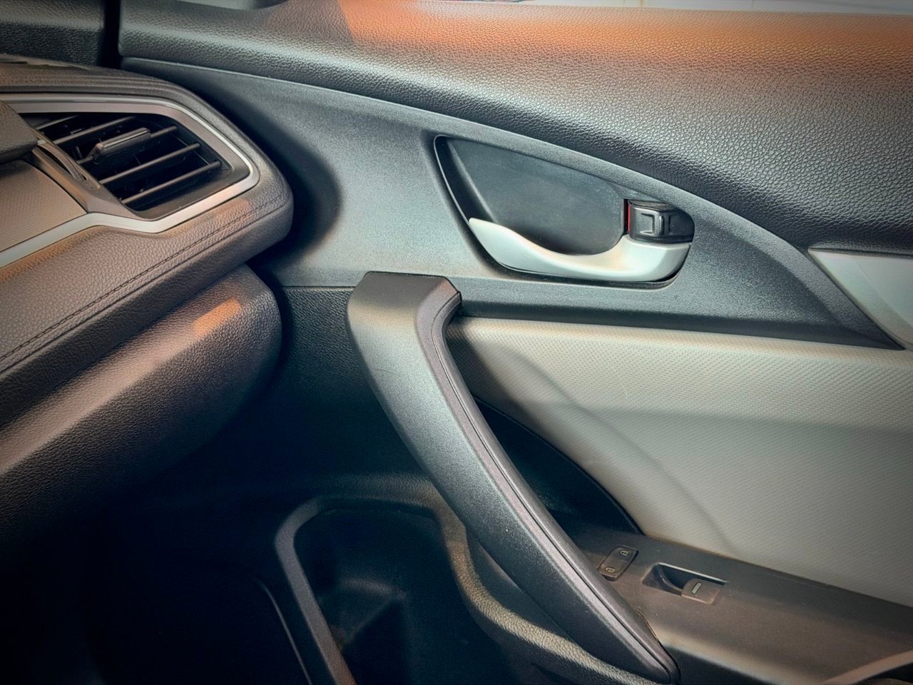2018 Honda Civic Coupe Blue Notre-Dame-des-Prairies - photo #23