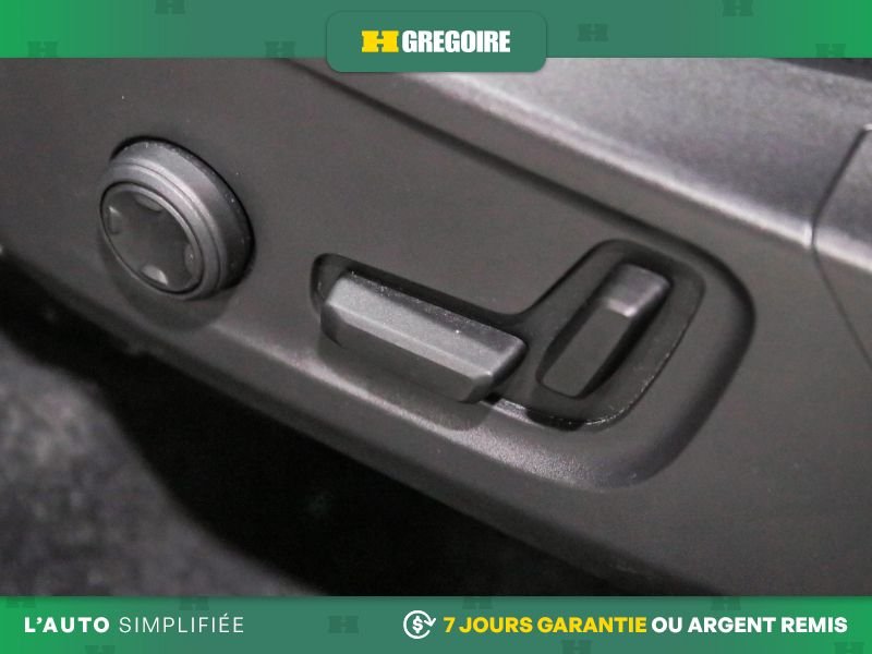Volvo XC40 821529 | R-Design AWD AUTO AC CUIR TOIT NAV MAGS CAM RECUL 2021 Blanc Laval - photo #17