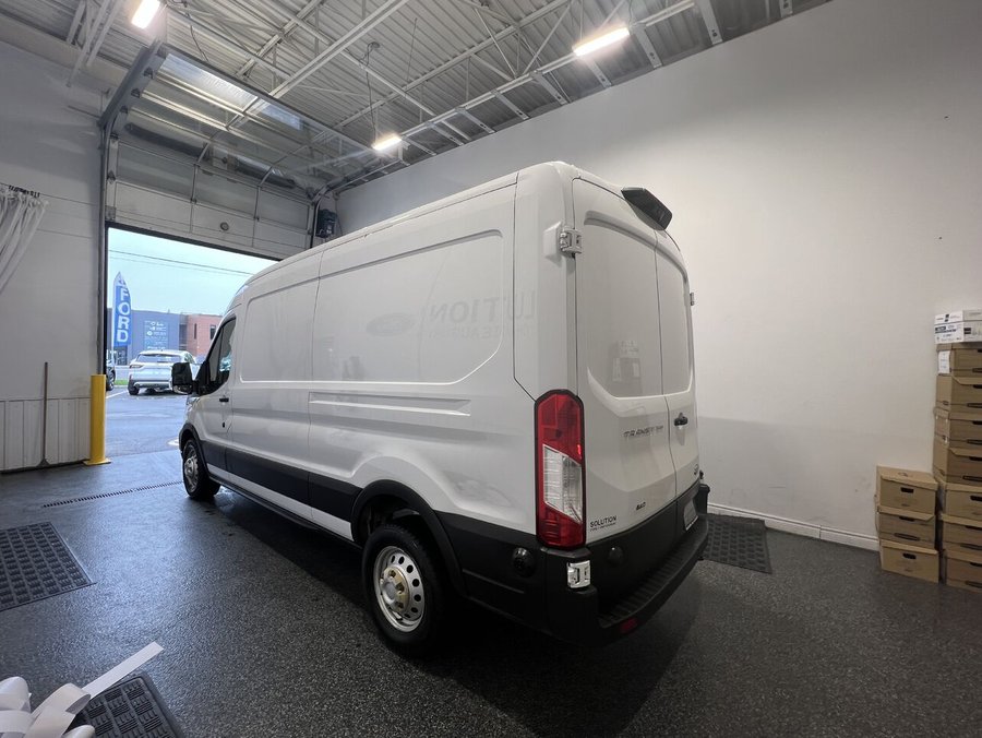 Ford Transit fourgon utilitaire 2023 Blanc