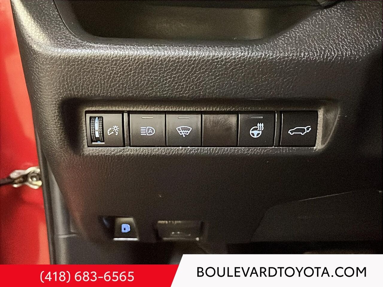 Toyota RAV4 99983A-114 | HYBRIDE, XLE, AWD 2021 Rouge Québec - photo #12