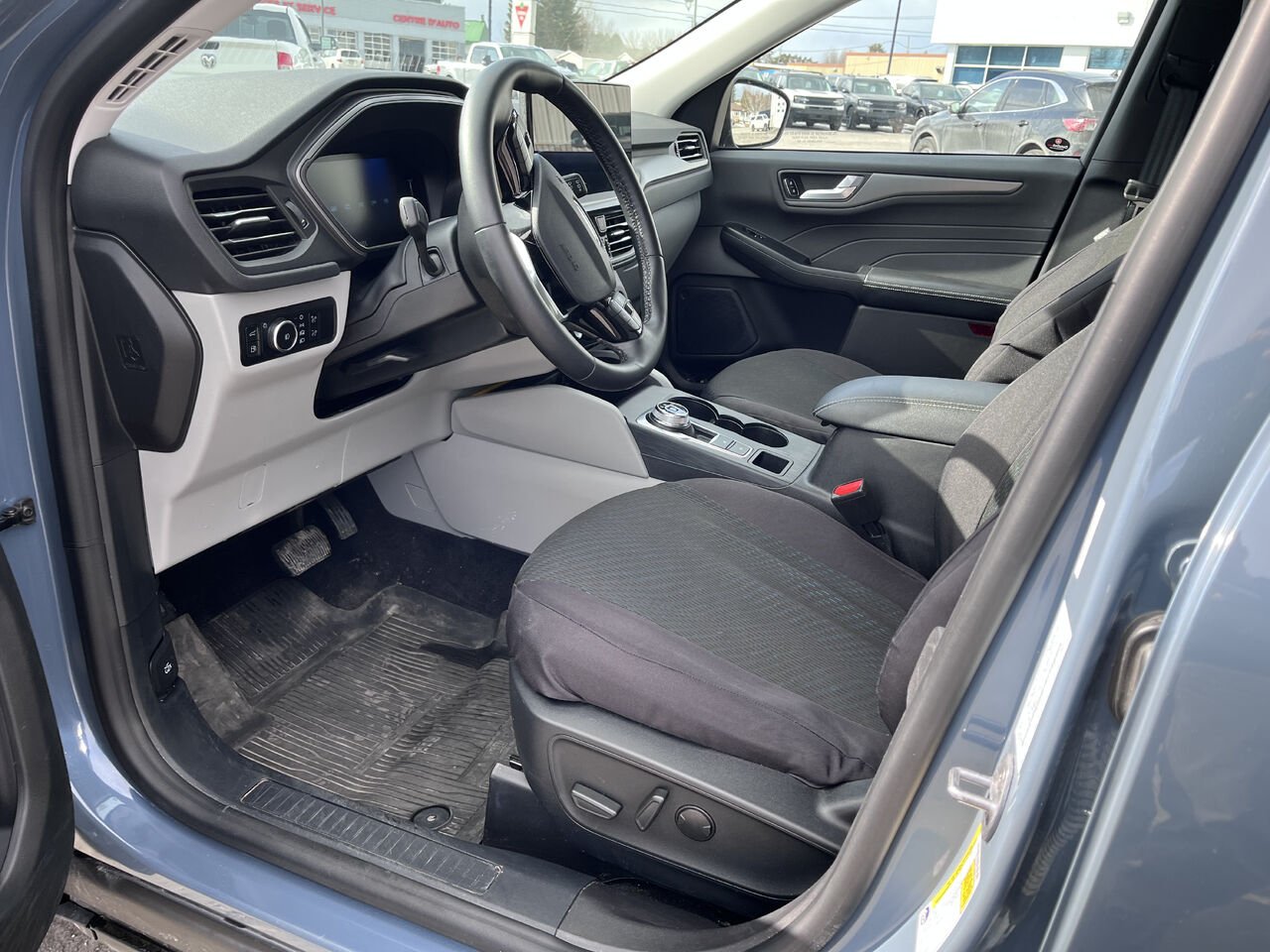 Ford Escape 2024 Bleu Mont-Laurier - photo #9
