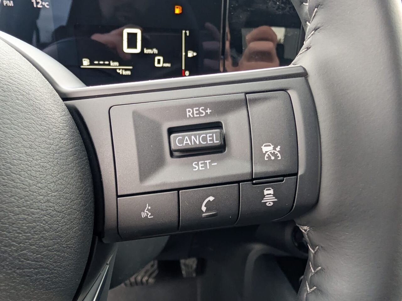 NISSAN Kicks KICKS SV AVANT 2026 Bleu foncé nacré Châteauguay - photo #18
