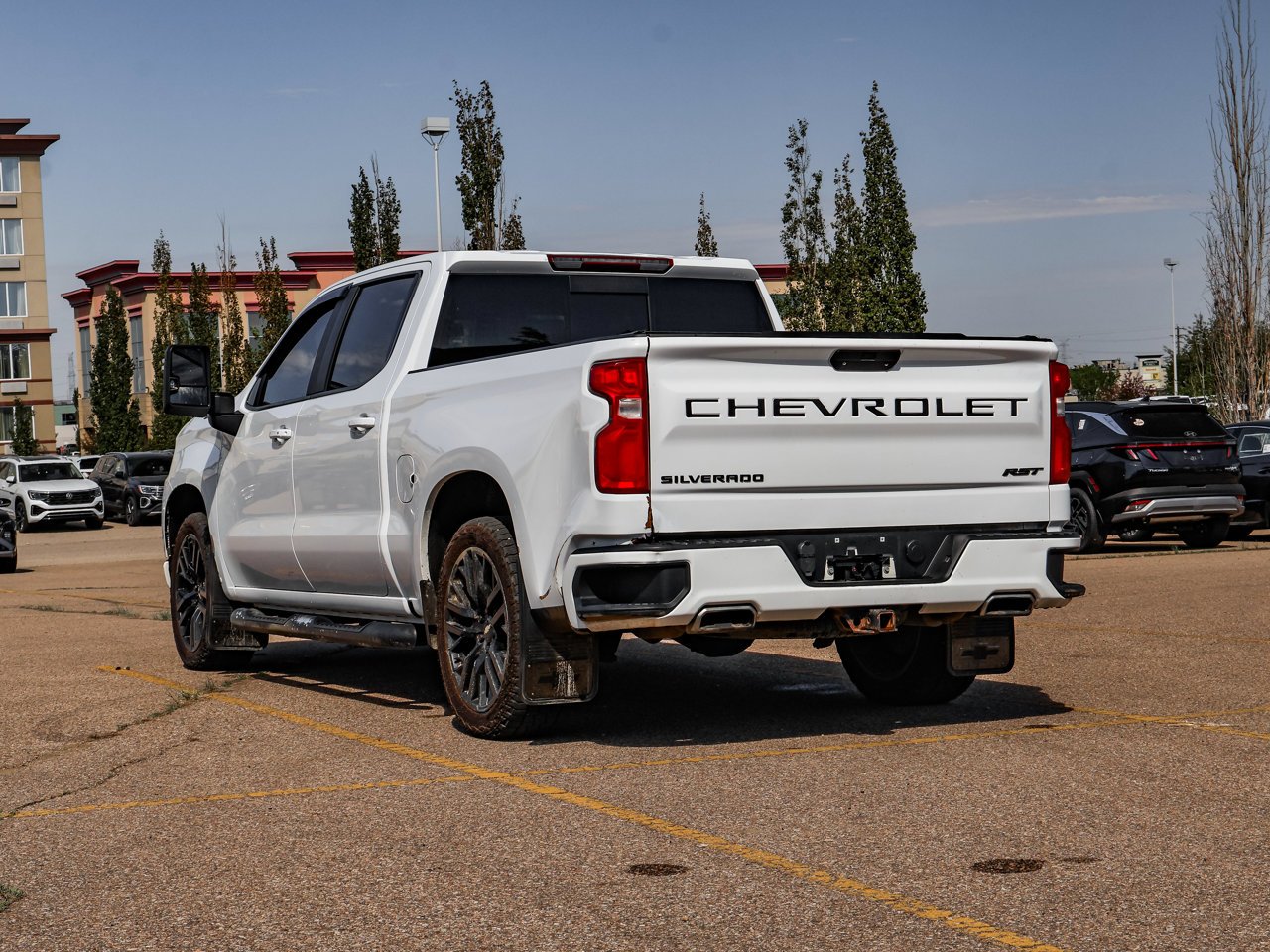 2020 Chevrolet Silverado 1500 4WD Crew Cab 147 RST White Sherwood Park - photo #5
