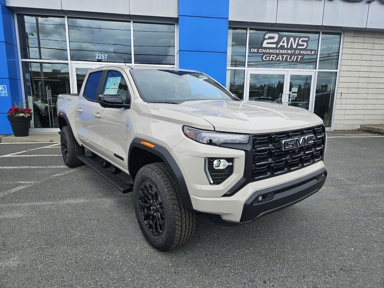 GMC Canyon Elevation cabine multiplace 4RM 2026 Dune littorale Thetford Mines - photo #1