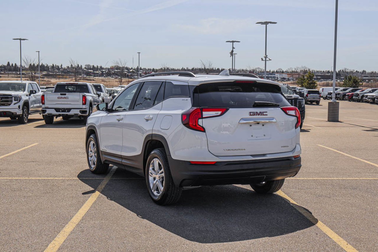 2024 GMC Terrain AWD 4dr SLE White Sherwood Park - photo #5