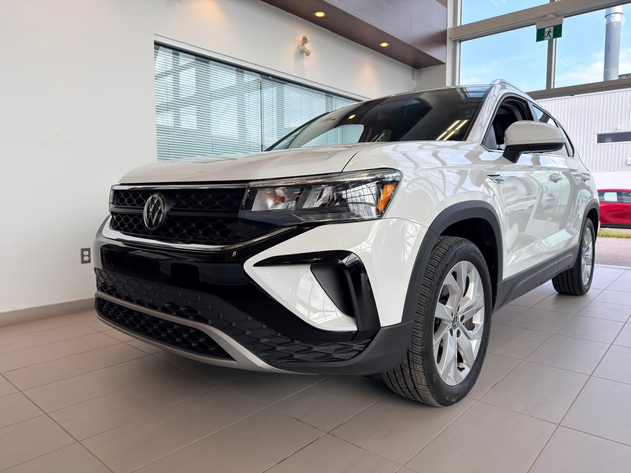 2022 Volkswagen Taos White Notre-Dame-des-Prairies - photo #2