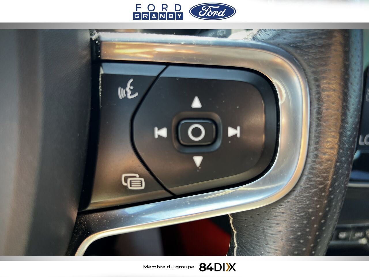 2021 Volvo XC40 Black Granby - photo #17