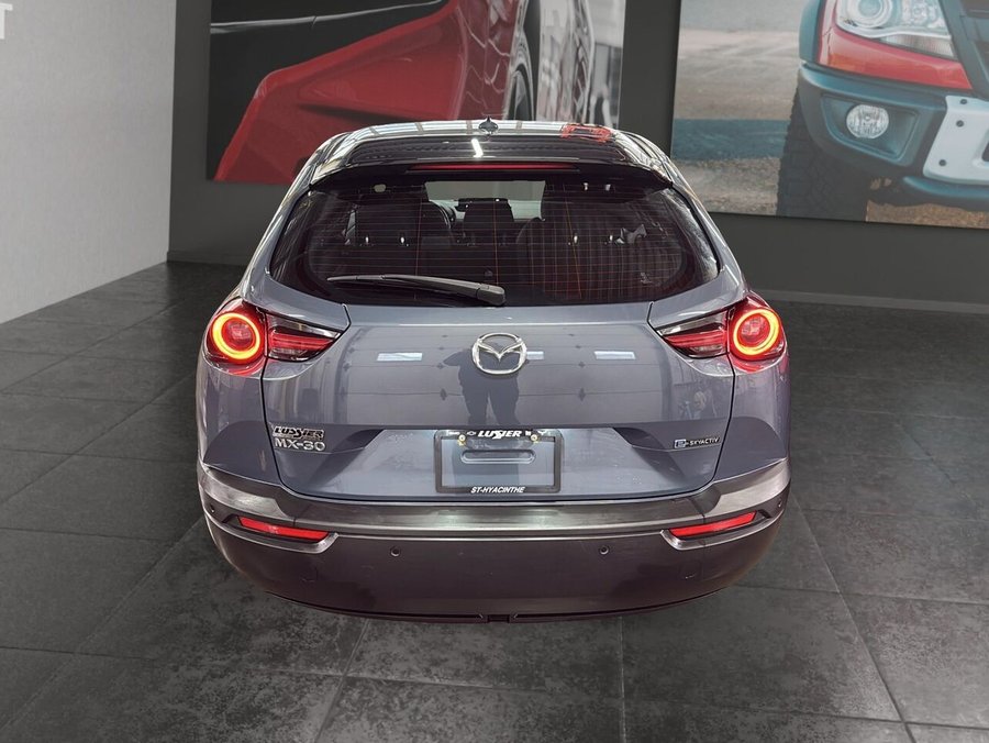 Mazda MX-30 EV + EXTRA PROPRE + GARANTIE DISPONIBLE 1-2-3 CHANCES AU CREDIT ! 2022 Noir