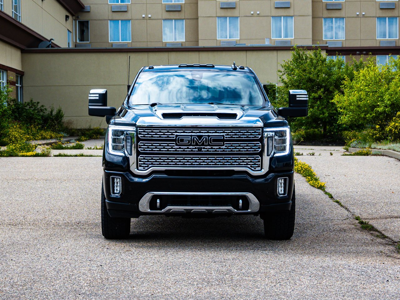 2021 GMC Sierra 2500HD 4WD Crew Cab 159 Denali Black Sherwood Park - photo #2
