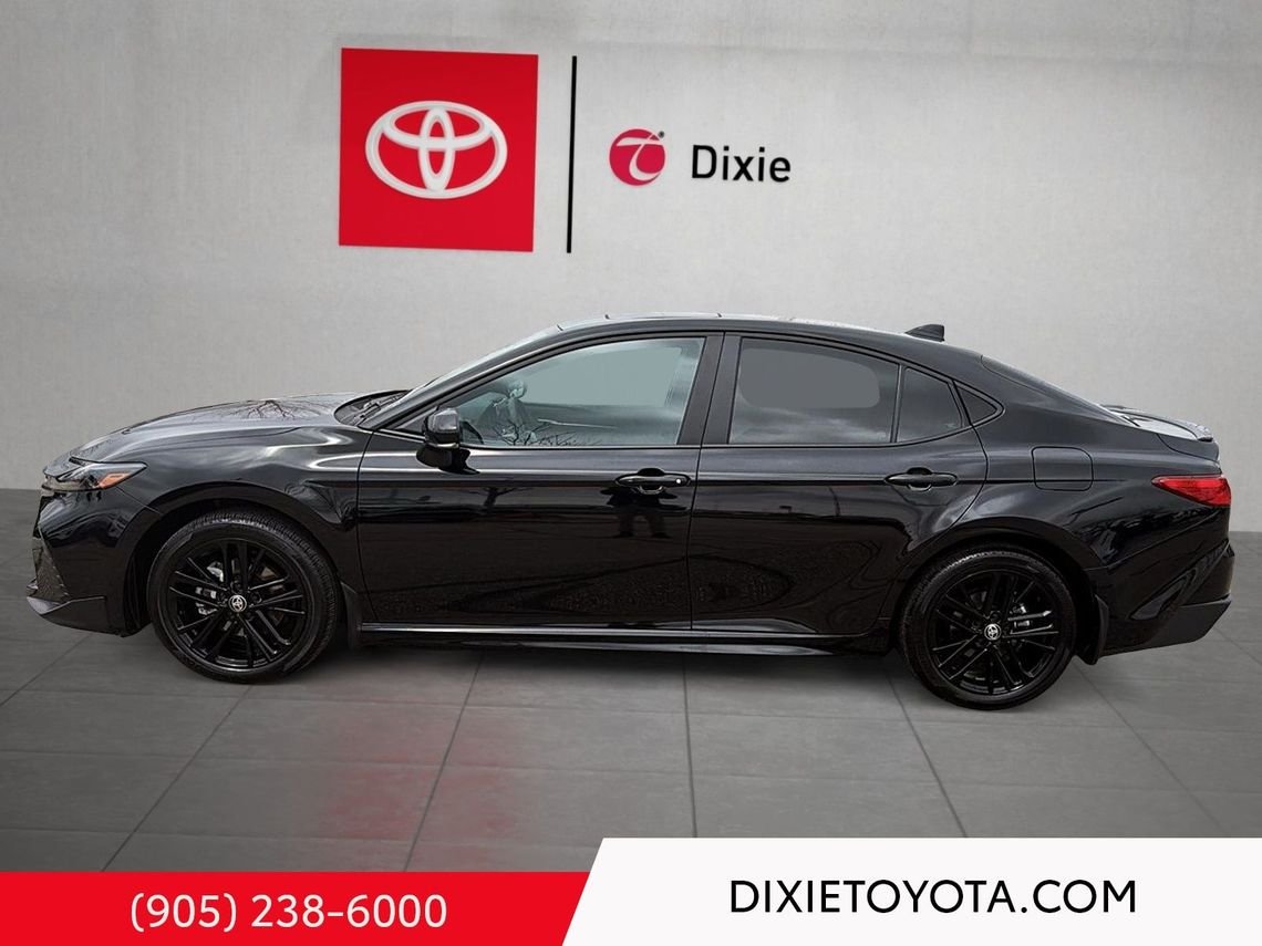 2026 Toyota Camry Power Sunroof, Leather Interior, Heated Seats, Alloy Wheels, Heated Steering Wheel, Bluetooth Midnight Black Metallic Mississauga - photo #13