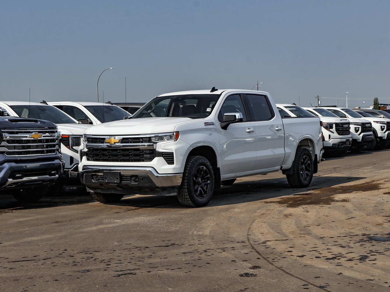 2024 Chevrolet Silverado 1500 4WD Crew Cab 147 LT White Sherwood Park - photo #3