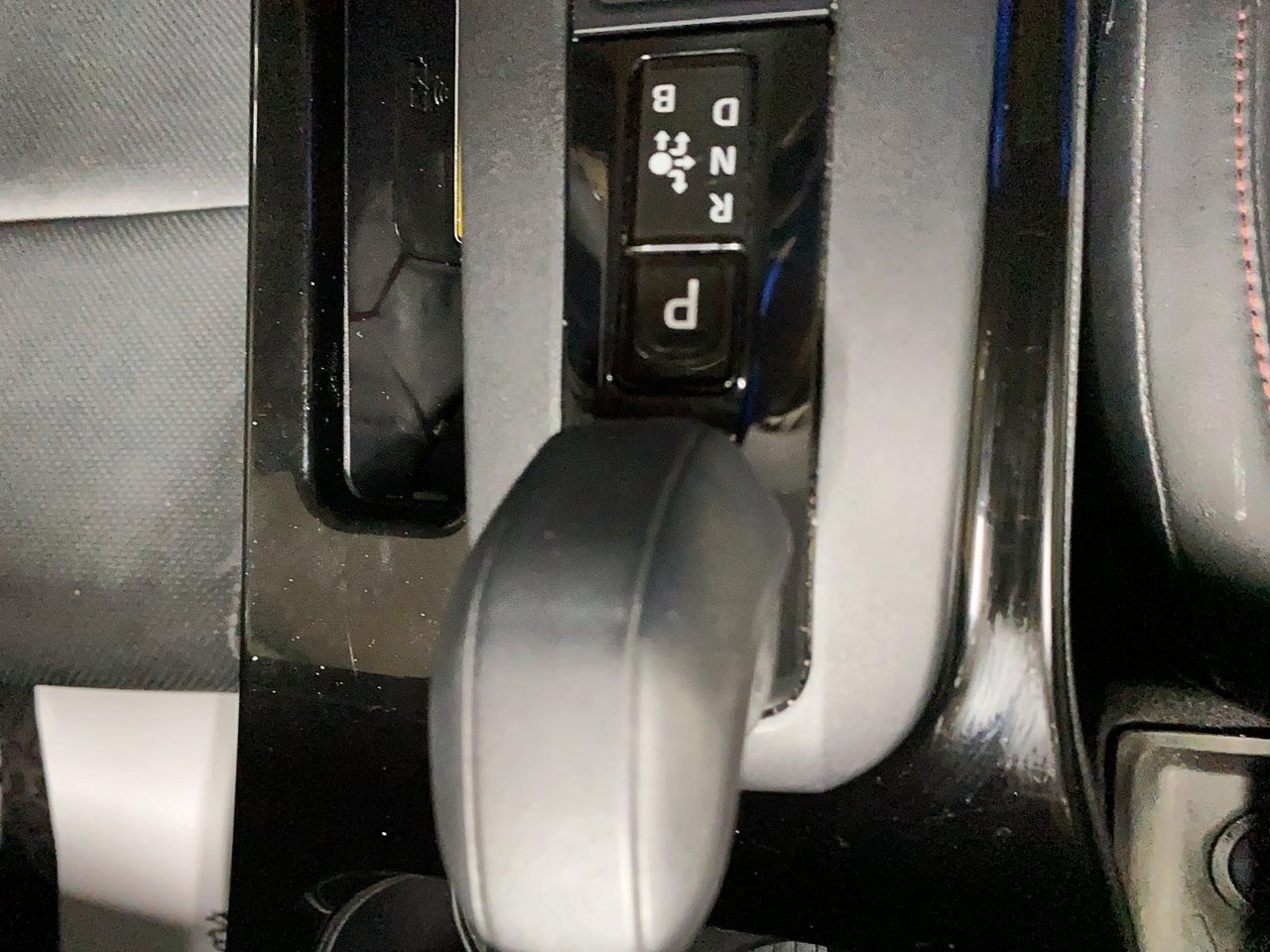 Toyota Prius Prime NIV JTDACACU4R3019131 2024 Gris Chicoutimi - photo #13
