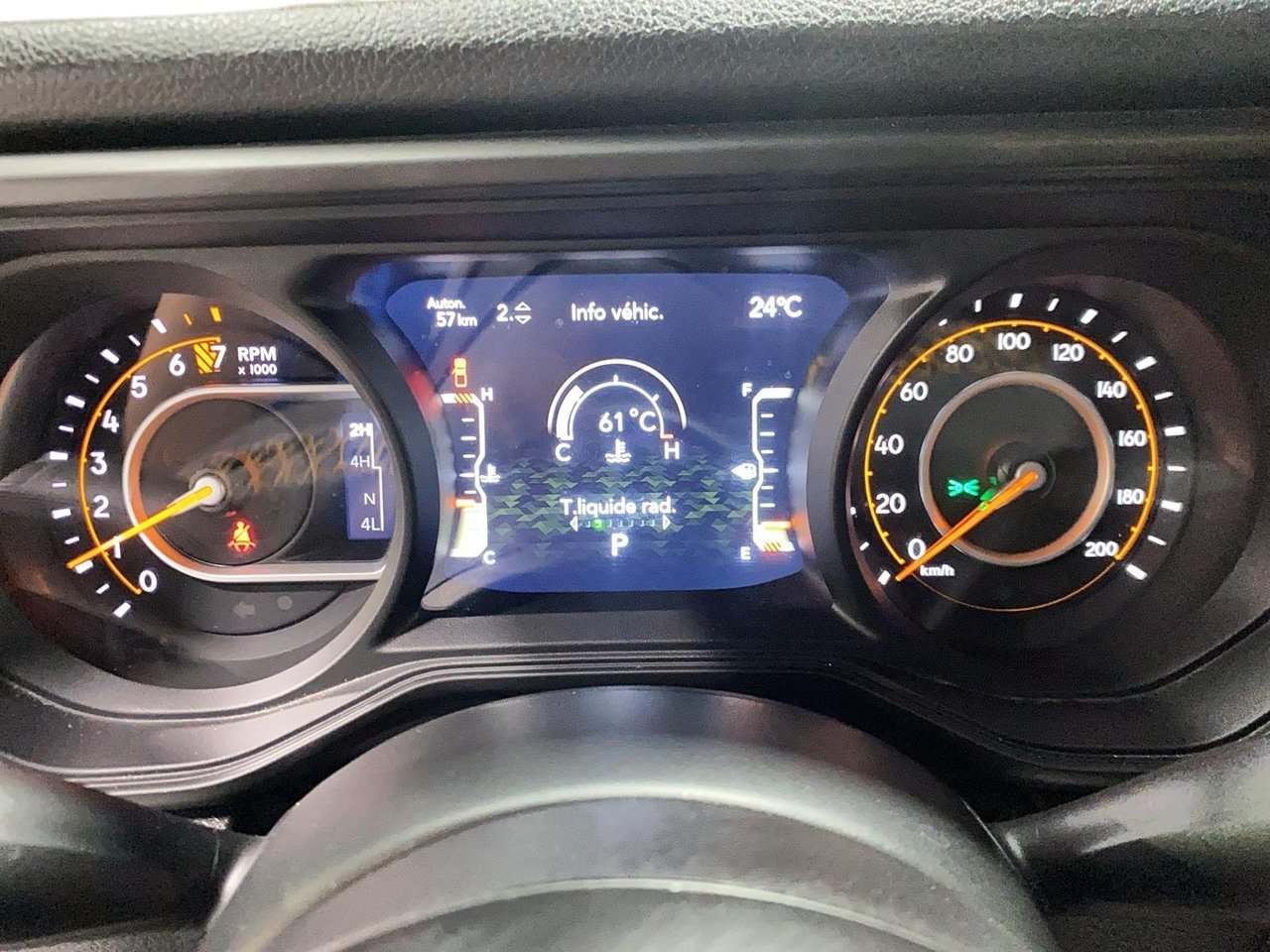 2025 Jeep Gladiator Blue Baie-Comeau - photo #16