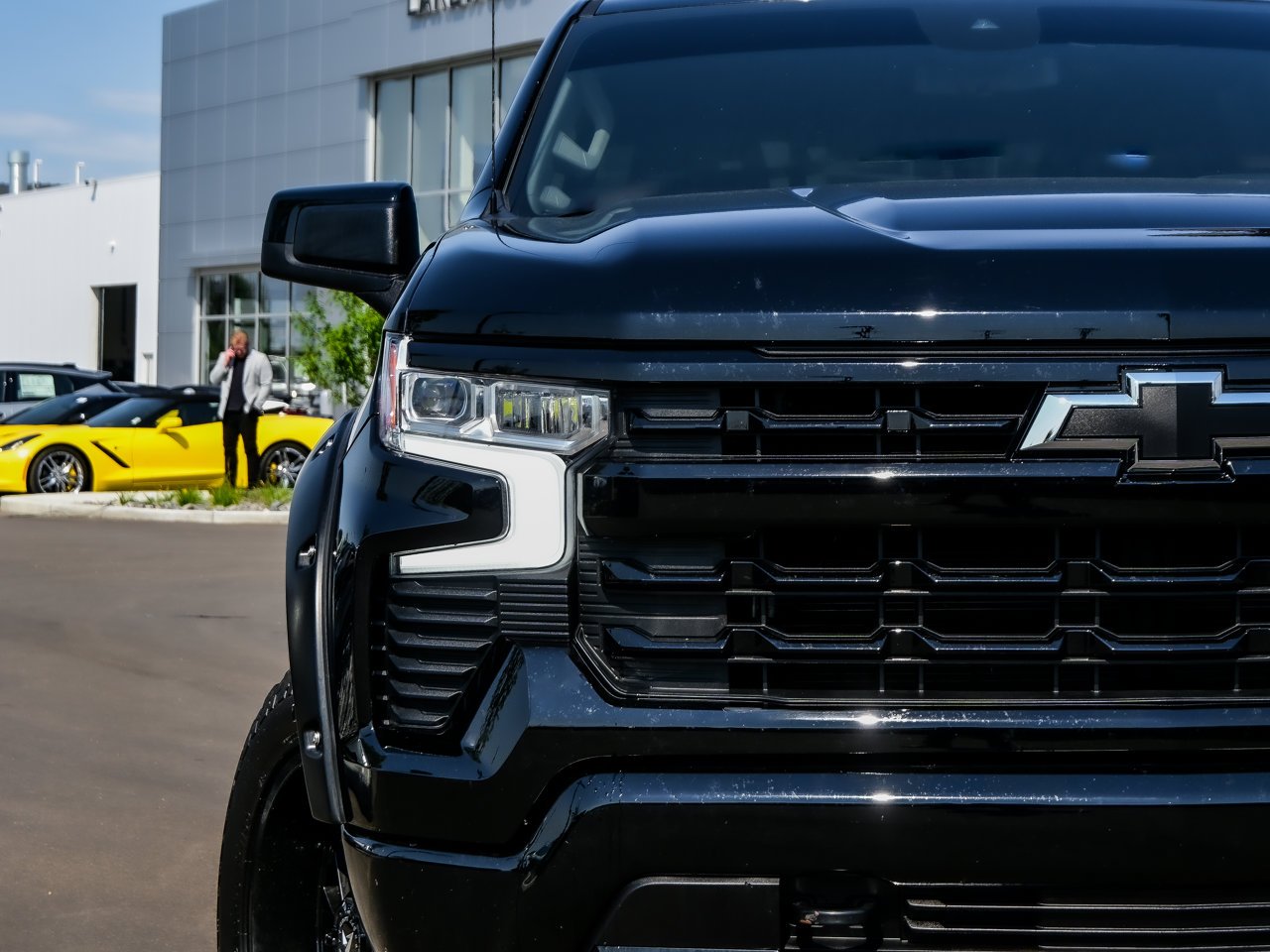 2025 Chevrolet Silverado 1500 4WD Crew Cab 147 RST Black Sherwood Park - photo #4
