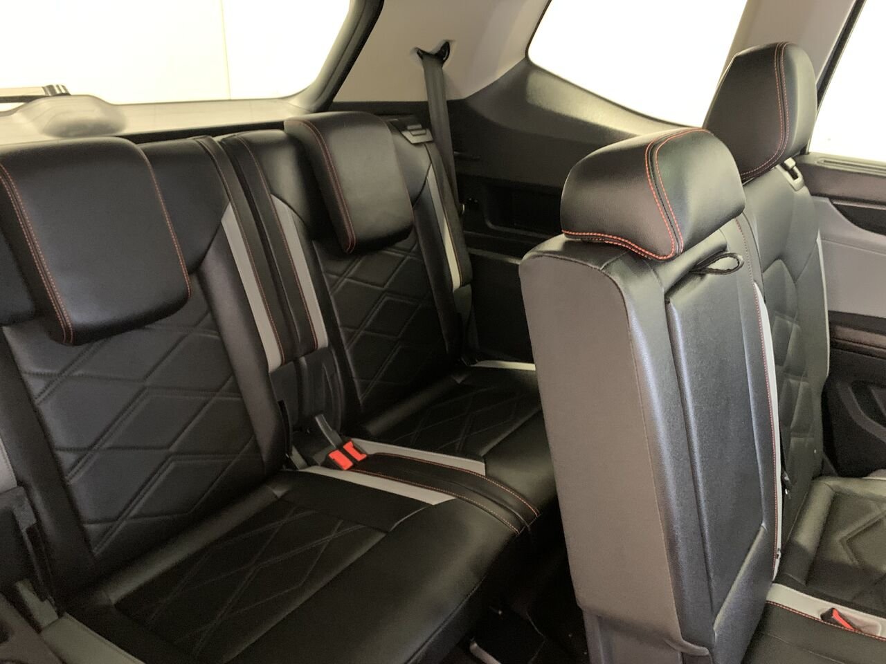 Volkswagen Atlas PEAK EDITION REMORQUAGE 5000LBS+CUIR+TOIT PANO 2025 Gris Châteauguay - photo #19