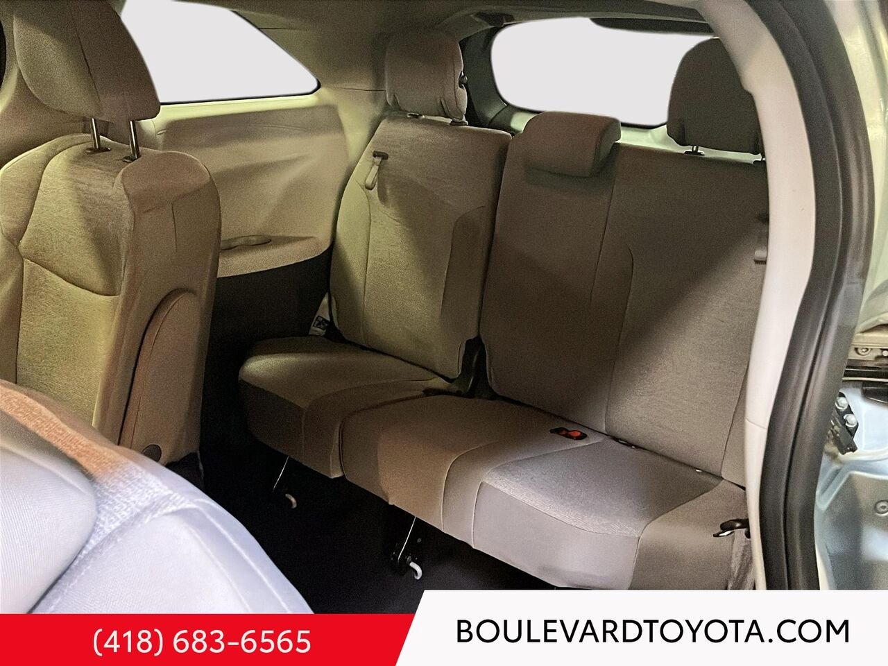 Toyota Sienna 100068A-76 | LE, AWD 2024 Argent céleste métallisé Québec - photo #18