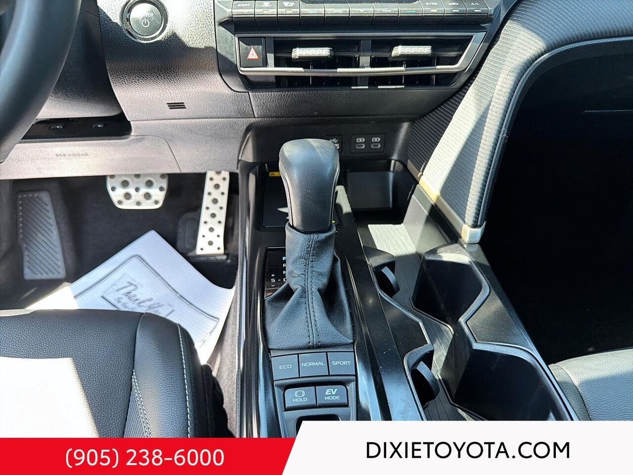 2025 Toyota Camry HYBRID SE UPGRADE AWD / CLEAN CARFAX / MOONROOF / ALLOY WHEELS / CARPLAY AND ANDROID AUTO Underground Mississauga - photo #16