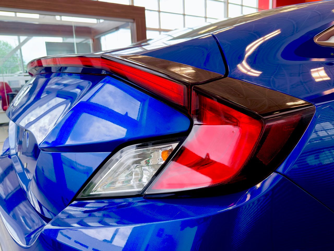 2018 Honda Civic Coupe Blue Notre-Dame-des-Prairies - photo #11