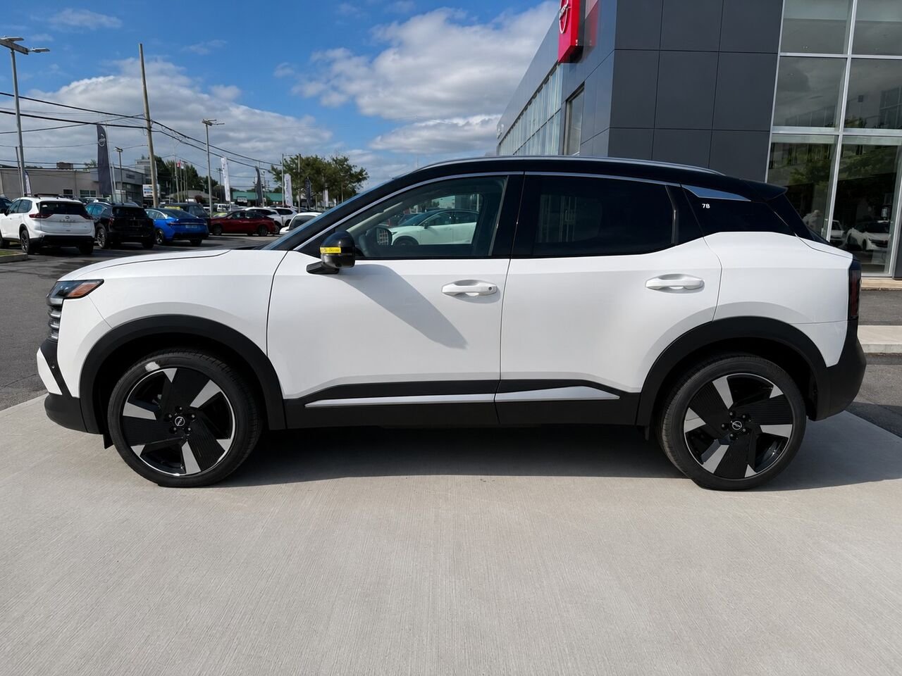NISSAN Kicks KICKS SR PRIVIL GE 2026 Blanc d'Aspen triple couche/Noir intense Châteauguay - photo #1