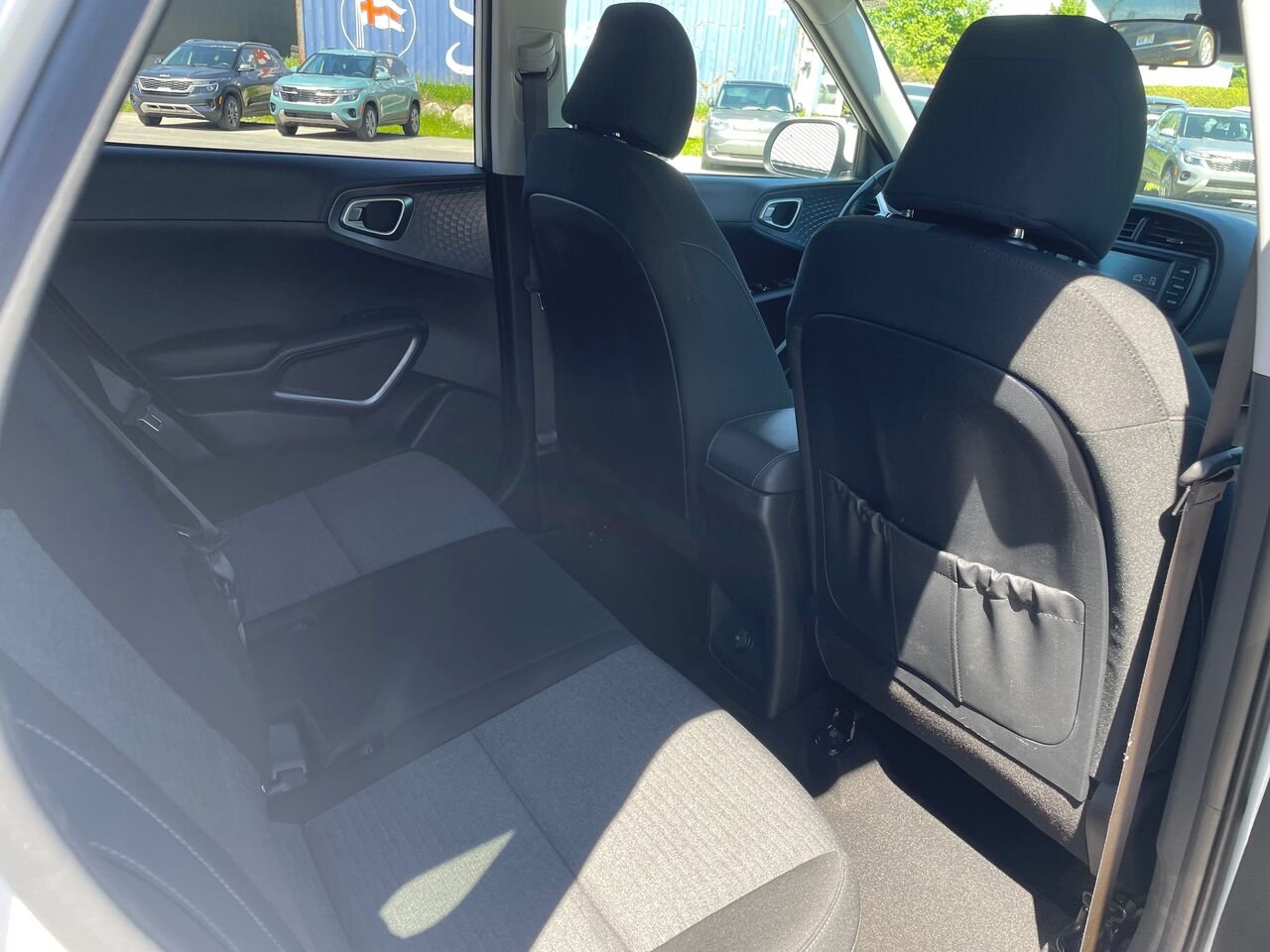 2022 Kia Soul White Lac Mégantic - photo #6