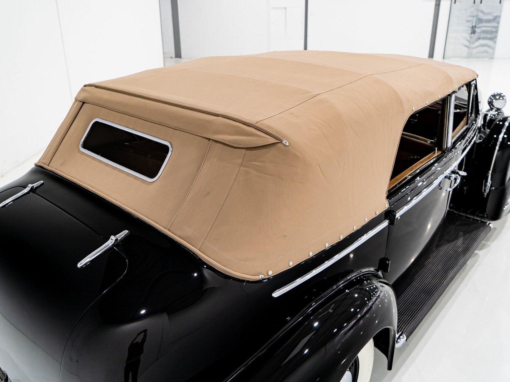 Cadillac Series 90 **PRICE IN USD**1 of 13 V16 1938 Noir Montréal - photo #88
