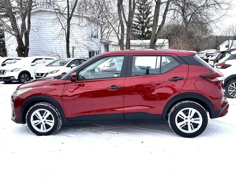 2025 Nissan Kicks Play 2025 Red