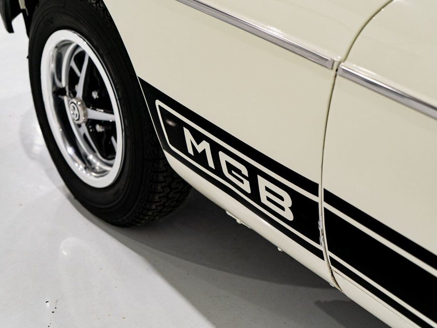 MG B 1979 1979 Blanc