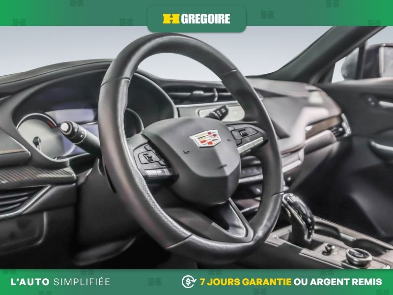 2023 Cadillac XT4 Grey Laval - photo #10