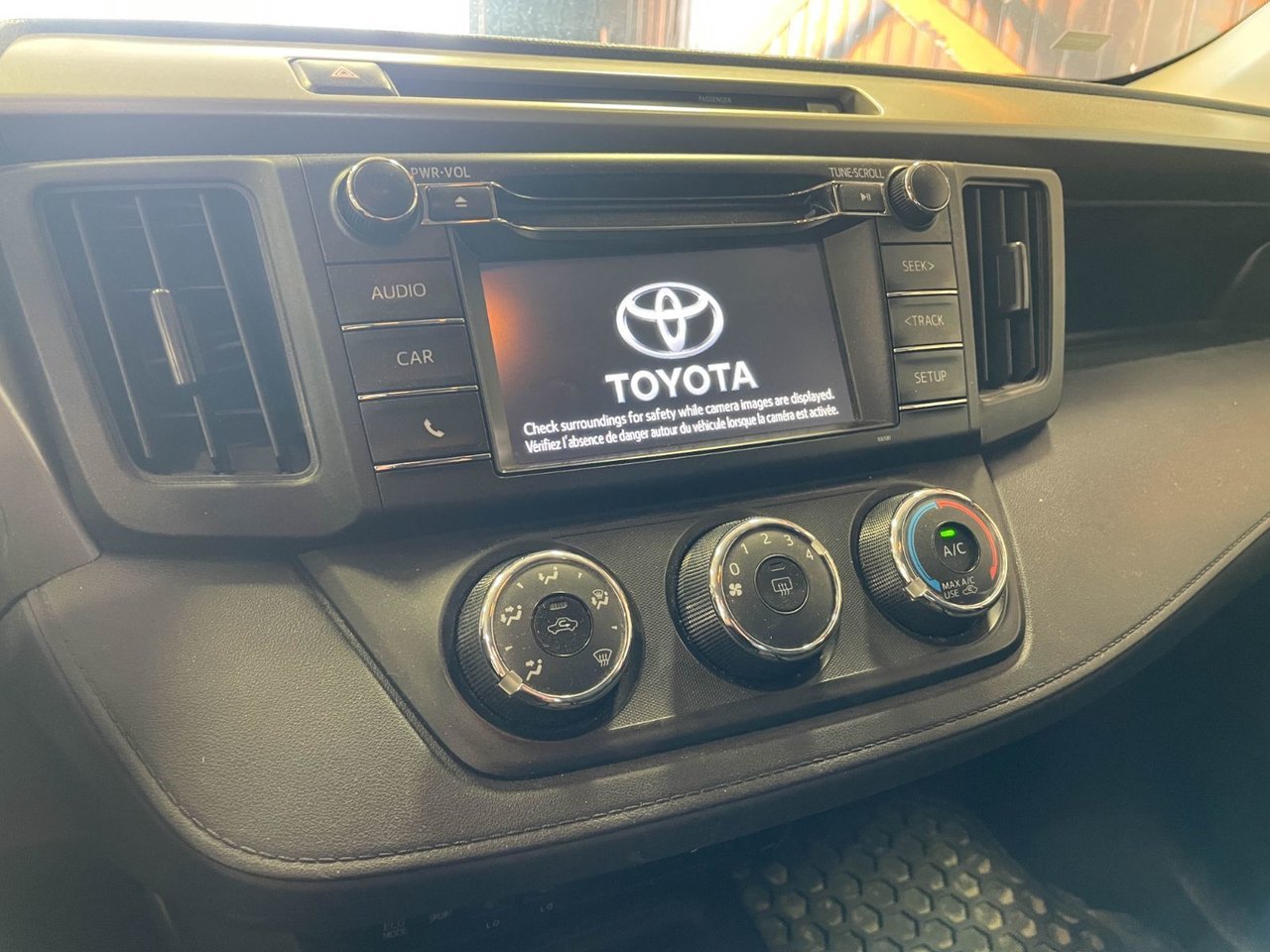 2016 Toyota RAV4 LE *SIÈGES CHAUFF* BLUETOOTH CAMÉRA A/C USB Red Saint-Jérôme - photo #13