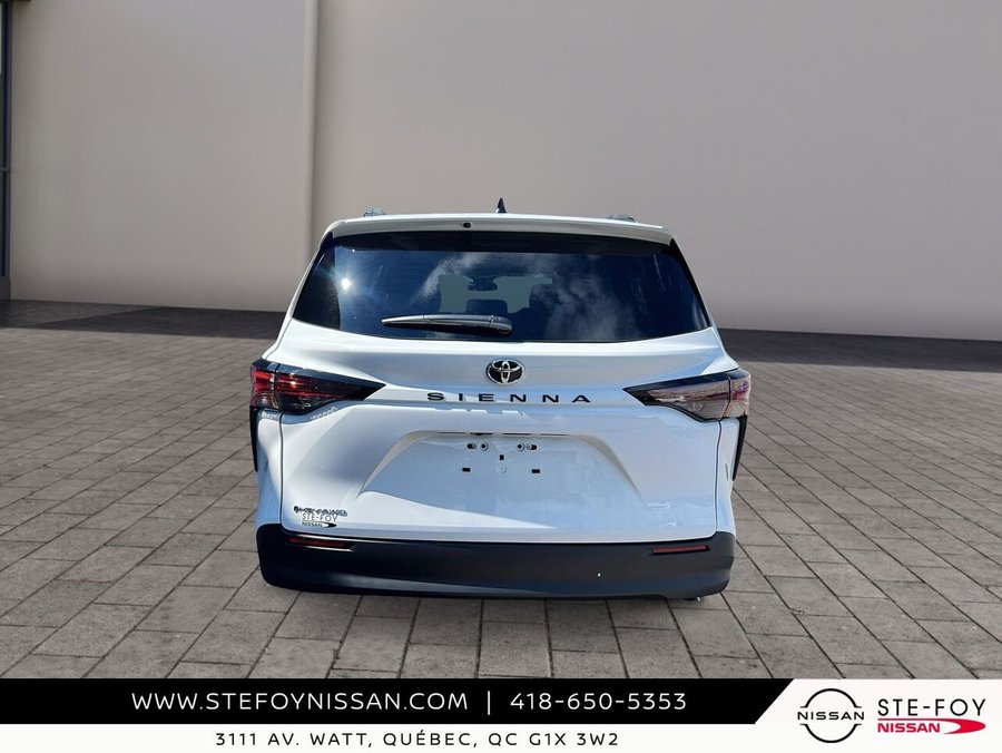 Toyota Sienna LE 8 PASSAGERS S6704 2026 Blanc