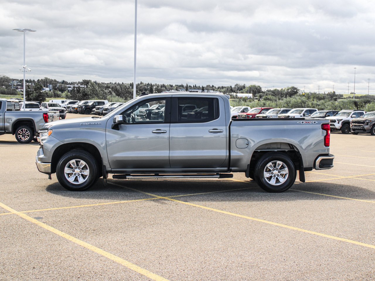 2023 Chevrolet Silverado 1500 4WD Crew Cab 147 LT Grey Sherwood Park - photo #4