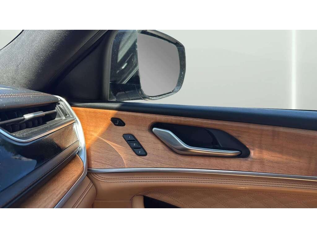 Jeep Grand Cherokee 2023 Blanc Gatineau - photo #28