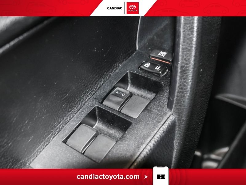 2016 Toyota Corolla Blue Laval - photo #17