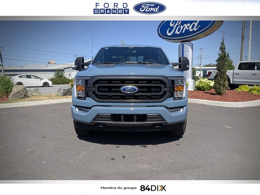 Ford F-150 XLT cabine SuperCrew 4RM caisse de 5,5 pi 2023 Bleu