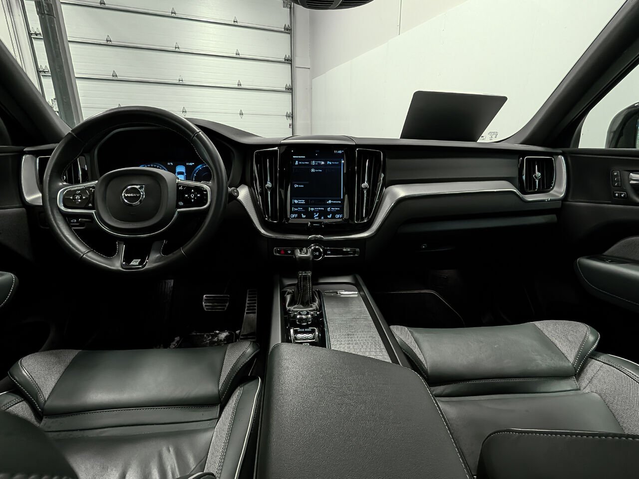 Volvo XC60 T6 AWD R-Design Toit pano Volant+sièges chauffants 2020 Autre Sherbrooke - photo #10