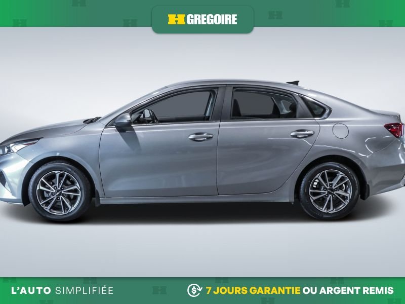 2023 Kia Forte Grey Laval - photo #4