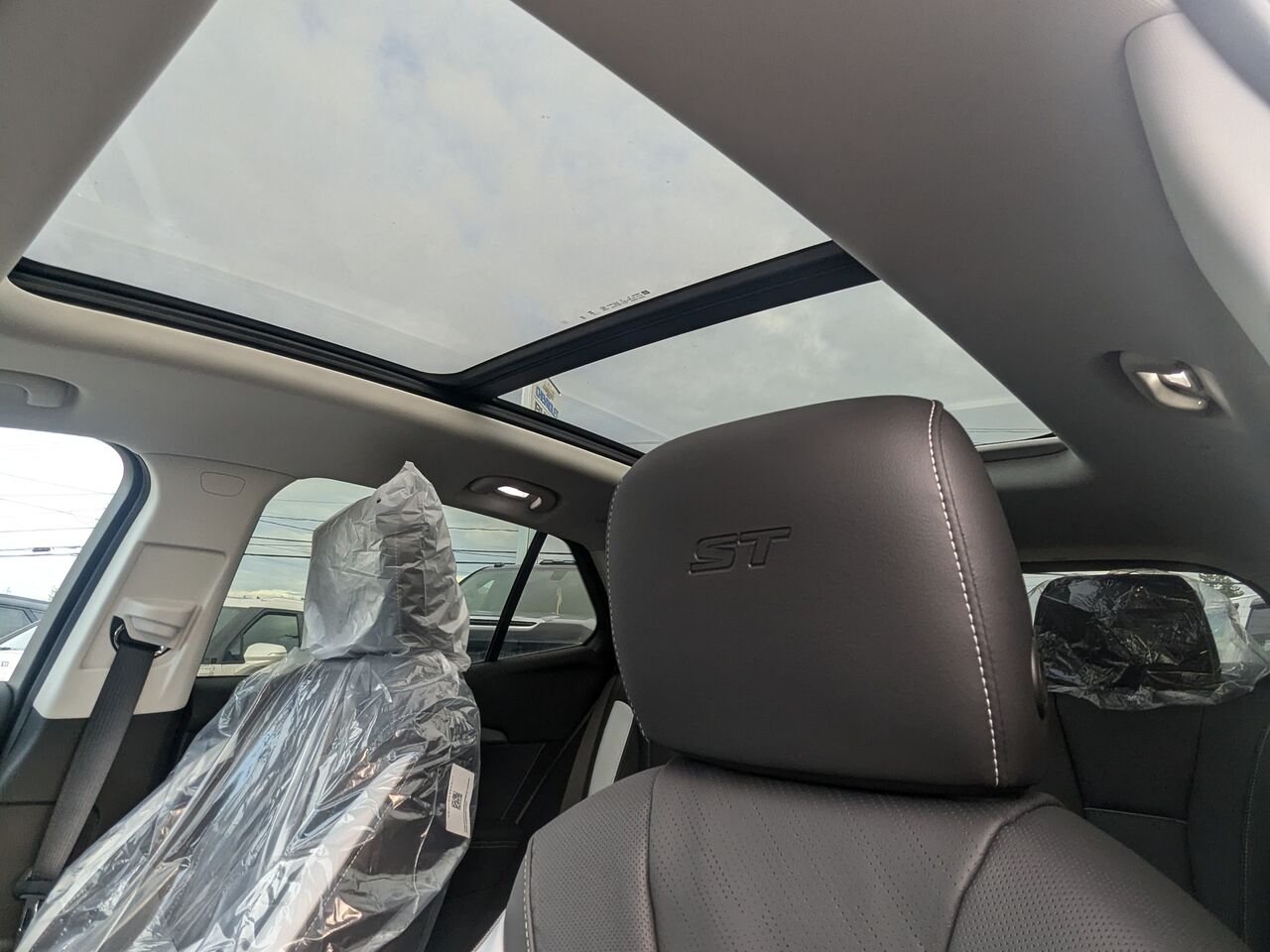 Buick Envision Tourisme sport 4 portes TI 2026 GRIS PIERRE DE LUNE METALLISE Thetford Mines - photo #10