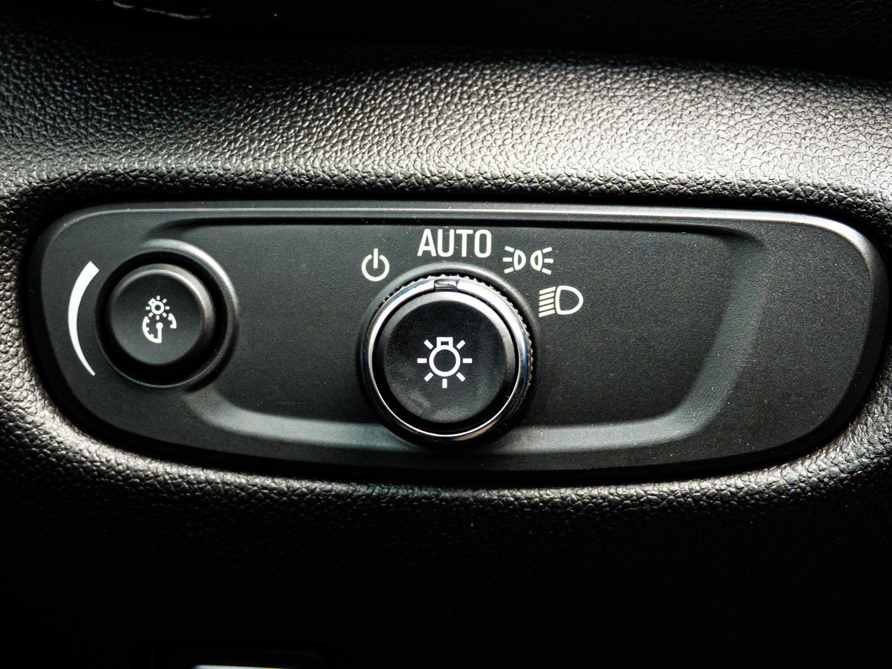 2025 Chevrolet Blazer AWD 4dr True North Black Sherwood Park - photo #18