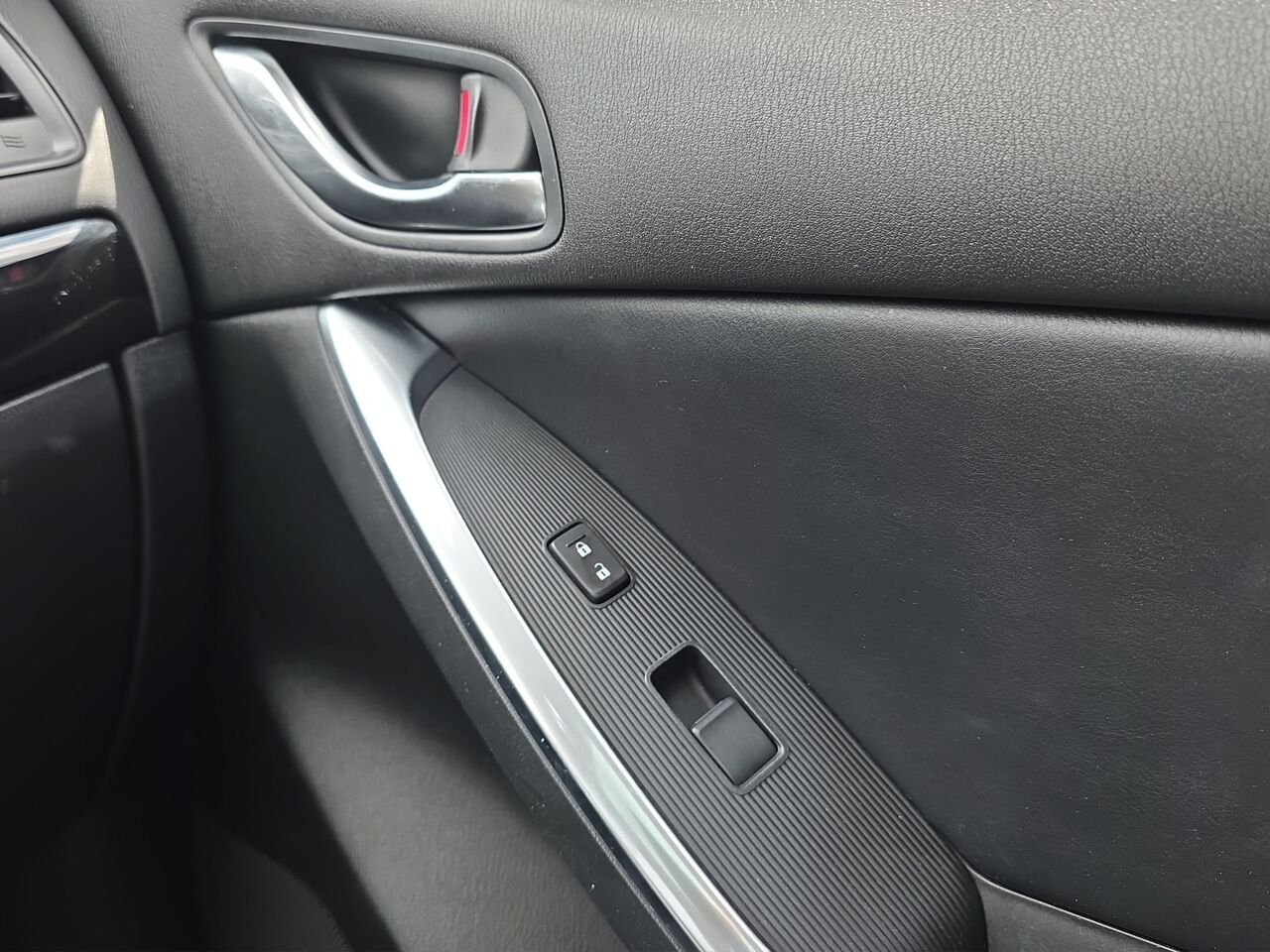 Mazda CX-5 Traction intégrale, 4 portes, boîte automatique, GT, Toit ouvrant, commande audio au volant 2013 Noir Val-David - photo #14