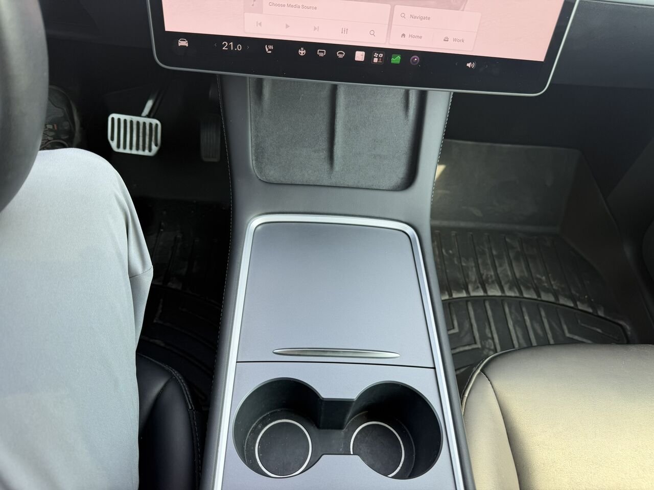 2022 Tesla Model Y LONG RANGE AWD Black Laval - photo #26