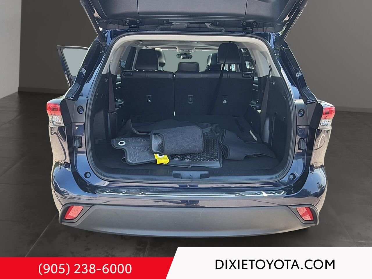 2020 Toyota Highlander XLE AWD / CLEAN CARFAX / HEATED SEATS / MOONROOF / ALLOY WHEELS / Mississauga - photo #20
