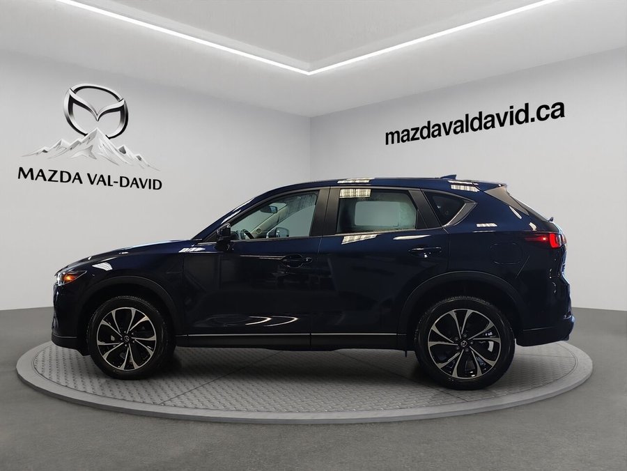 2025 Mazda CX-5 Gs, awd, Toit ouvrant, volant et rétroviseurs chauffants, hayon électrique Deep Crystal Blue Mica