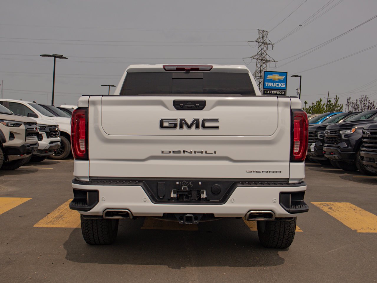 2024 GMC Sierra 1500 4WD Crew Cab 147 Denali White Sherwood Park - photo #8